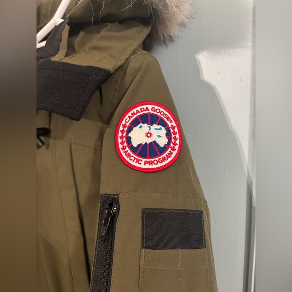 Canada Goose Montebello Parka - Picture 2 of 14